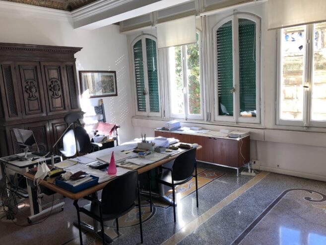 Si affitta da Gennaio 2025 appartamento tre camere, cucina abitabile e bagno, zona Alvaro, comodo Ingegneria, Ospedale San Martino in palazzina elegante 80 mq